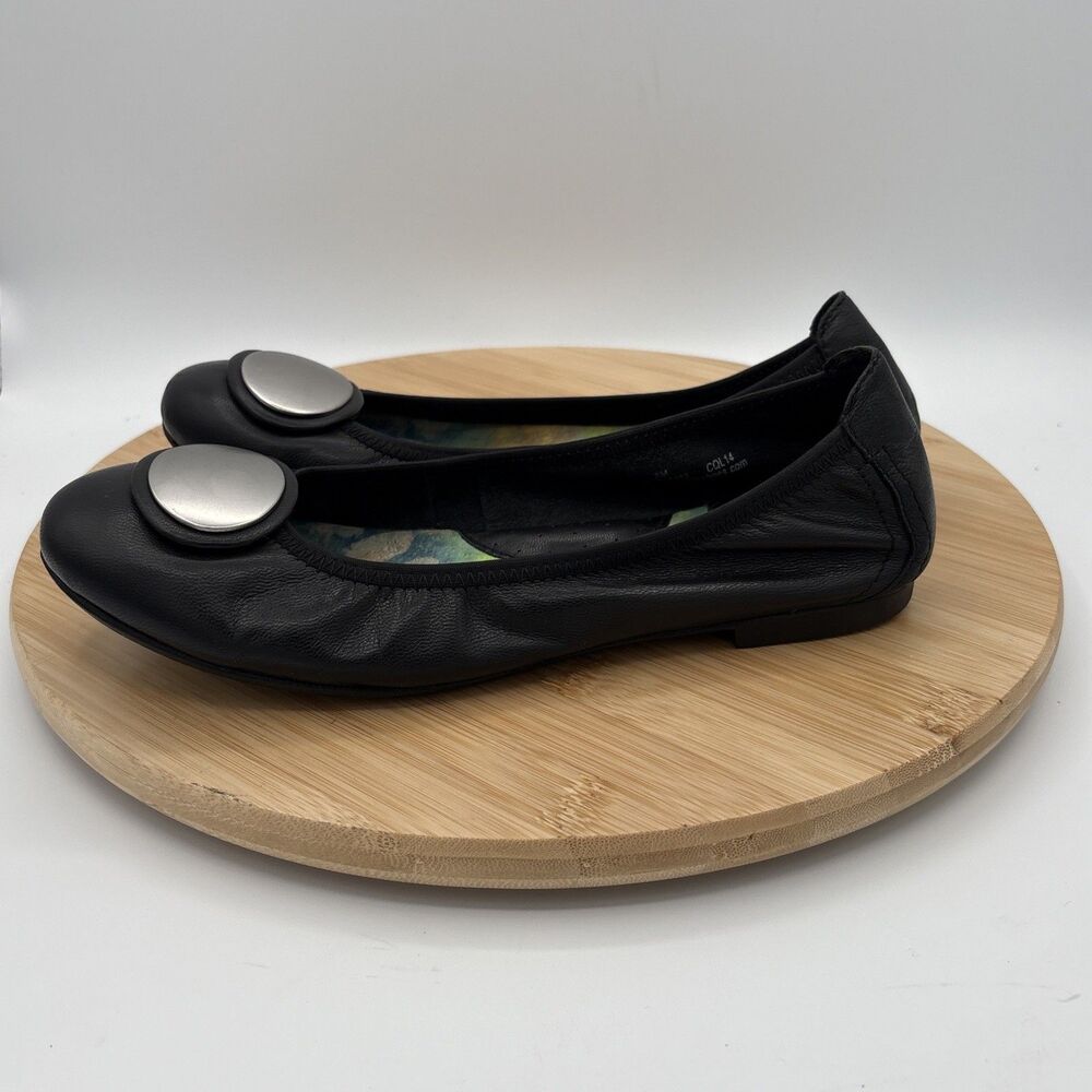 Born Ballet Flats Womens 8 Black Leather Comfort Round Toe Silver Tone Medallion - Picture 5 of 10